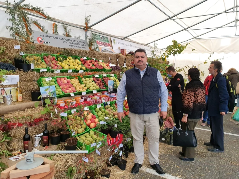 Soiuri noi de mere la Staţiunea Pomicolă Voineşti