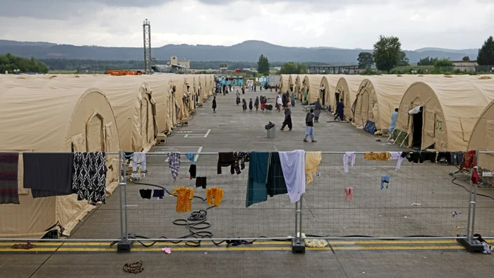 Afganii adăpostiţi la baza Ramstein din Germania trebuiau să staţioneze doar 10 zile FOTO EPA-EFE