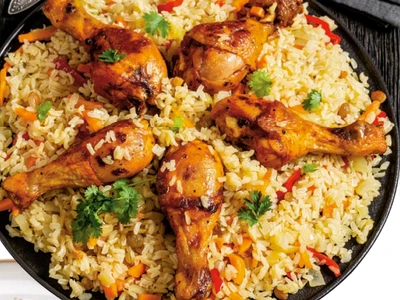 pulpe de pui cu pilaf brun jpg