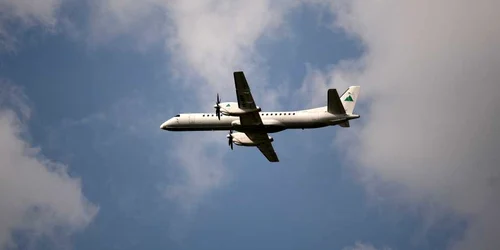 Pilotul a cerut ajutorul echipajului de la sol pentru a ateriza