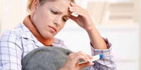 Dacă aveţi febră mare şi stare proastă este bine să mergeţi la medic. FOTOShutterstock