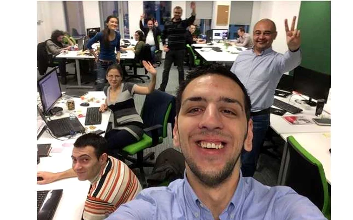 Selfie de grup al
echipei Profitshare de Black Friday 2014.