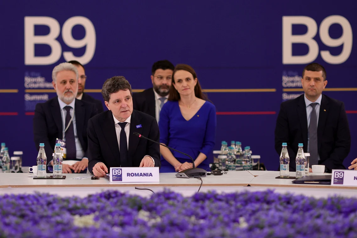 Nicușor Dan la Summitul B8, alături de Oan Țoiu, Radu Miruță FOTO Inquam / Octav Ganea