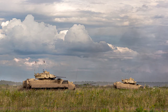 SUA au furnizat Ucrainei circa 300 de vehicule Bradley FOTO PROFIMEDIA