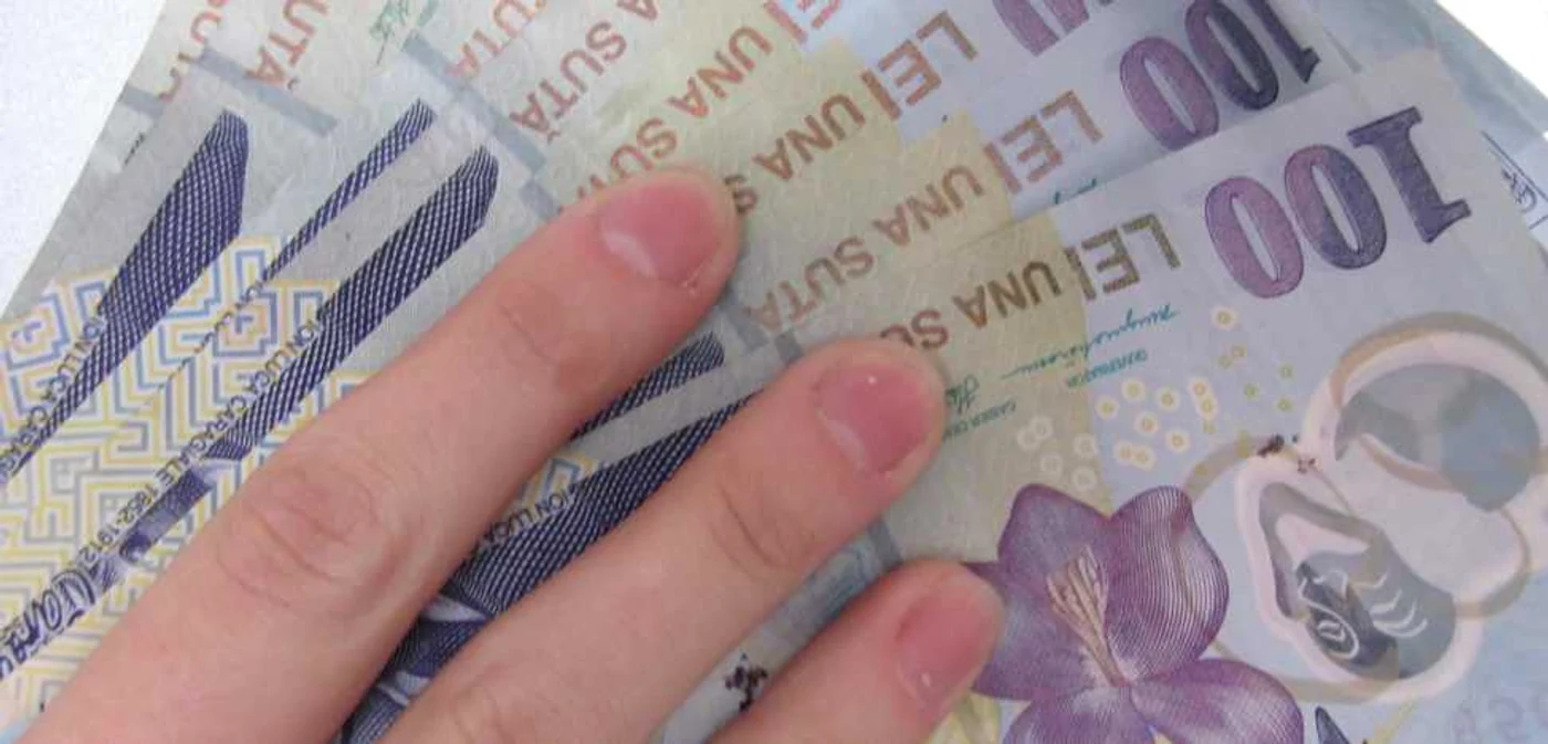 Salariile în industrie au crescut cu peste 300 de lei