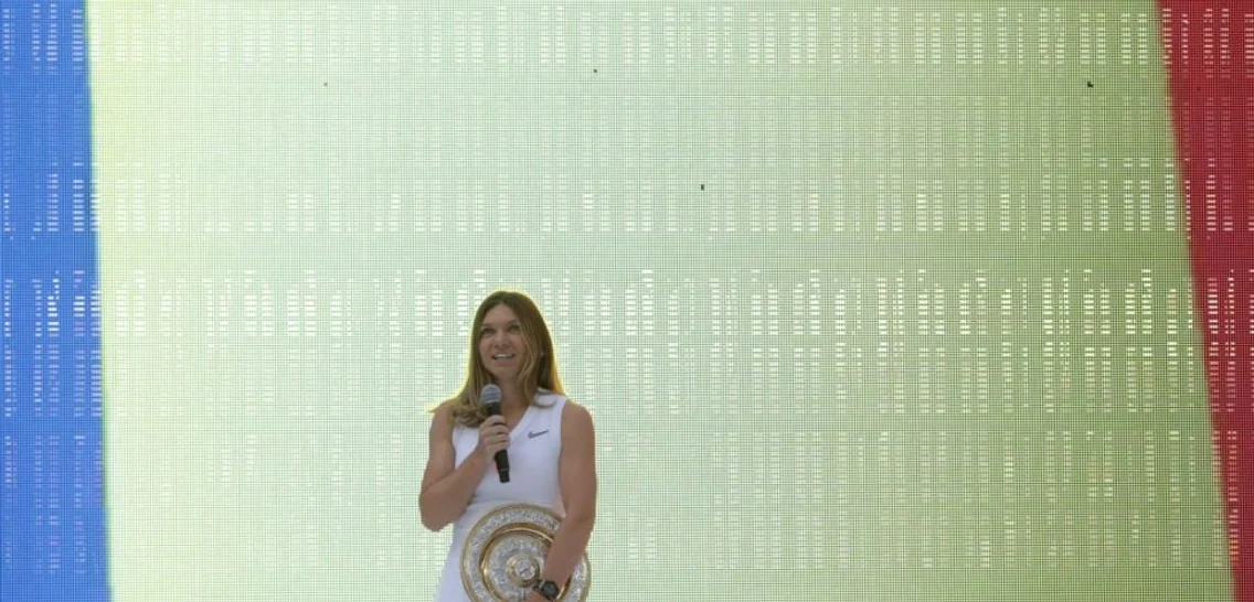 Simona Halep pe Arena Nationala dupa castigarea Wimbledon. FOTO Inquam Photos