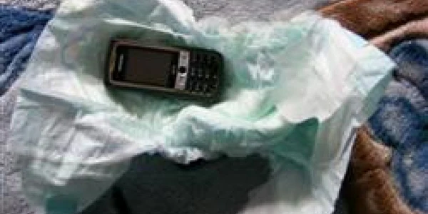 Telefonul mobil a fost ascuns în scutec