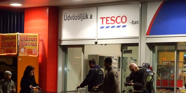 Sătmărenii iau cu asalt magazinele din Ungaria