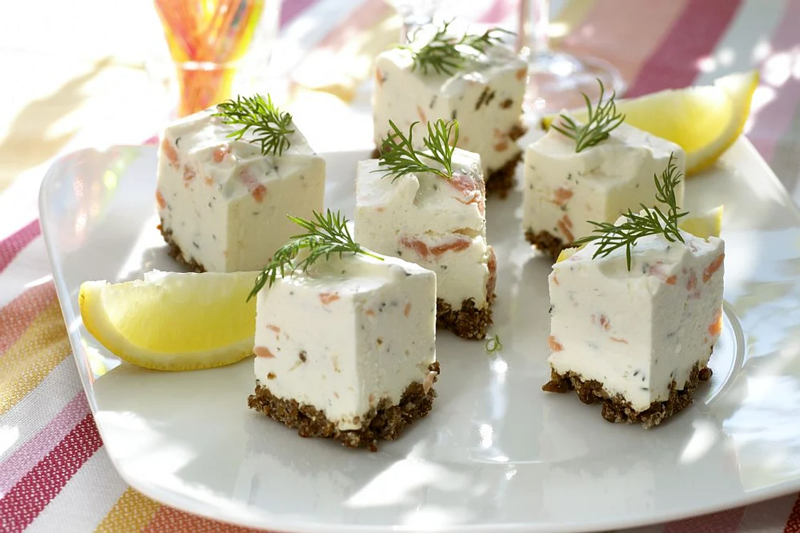 aperitiv cu branza si somon jpeg