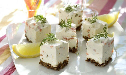 aperitiv cu branza si somon jpeg