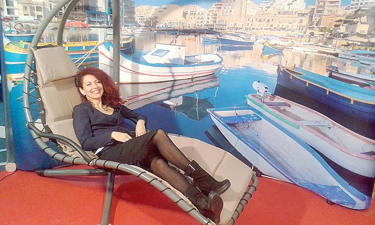 
    La Târgul de turism de la Romexpo găsiţi oferte incitante, dar şi fete frumoase  