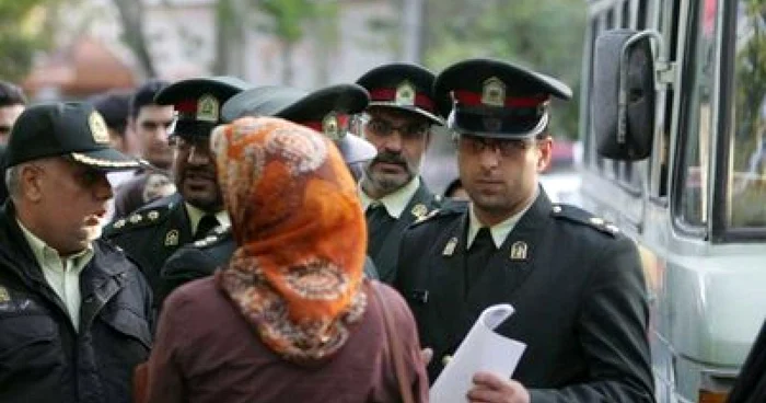 Desfăşurări de forţe ale poliţiei iraniene