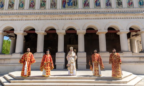 Pentru slujba din Joia Mare, patriarhul Daniel a ieșit din izolare pentru prima oară de la declanșarea pandemiei jpeg