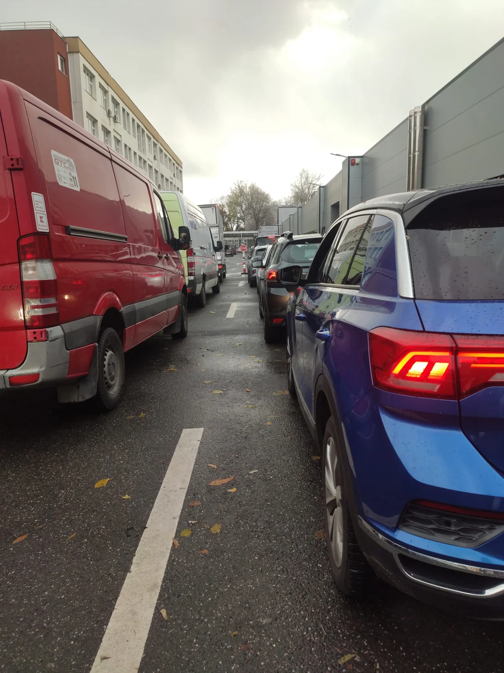 Bombe pe roți: RAR a găsit defecțiuni grave la peste o treime dintre vehiculele verificate. Zeci de mii de certificate de înmatriculare retrase