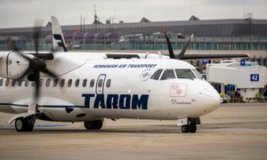 aeronava tarom shutterstock jpg