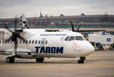 aeronava tarom shutterstock jpg