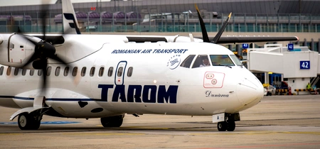 aeronava tarom shutterstock jpg