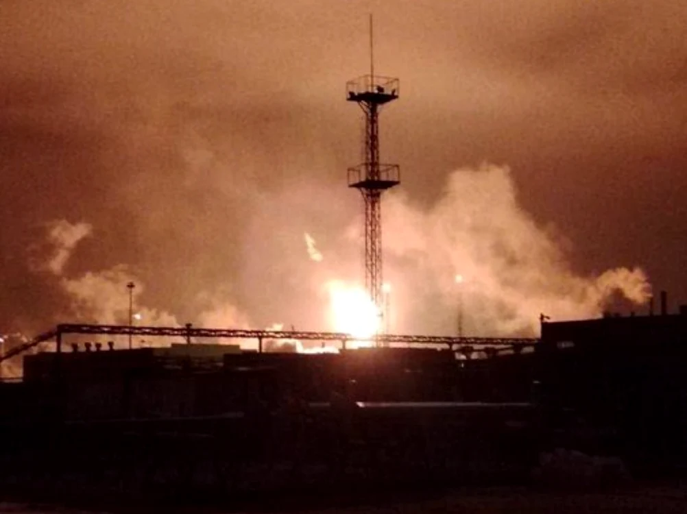 În urmă cu câteva luni, un atac ucrainean vizat uzina Sterlitamak din Rusia. FOTO X @aamajnews_EN