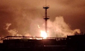 atac ucrainean cu drone a provocat avarii la uzina petrochimică din Sterlitamak, în regiunea Başkortostan din Rusia foto X @aamajnews_EN