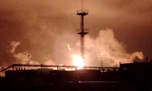 atac ucrainean cu drone a provocat avarii la uzina petrochimică din Sterlitamak, în regiunea Başkortostan din Rusia foto X @aamajnews_EN