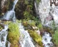 Izvorul Frumos - cascada de la intrarea în Mănăstirea - Schitul Pahomie - Vâlcea lăcaşul unic în România Foto Daciana Stoica