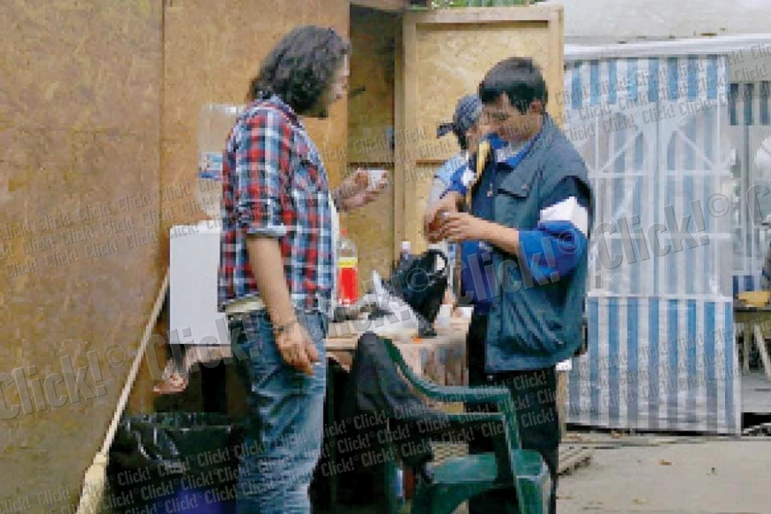 Îmbrăcat casual, juratul  Master Chef a ochit, din  start, pâinea la ţest