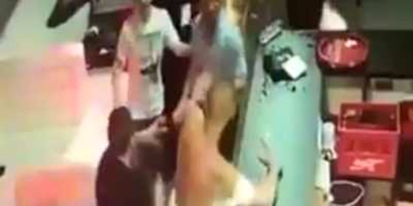 Patru scandalagii s-au luat la bătaie într-un club din Tismana