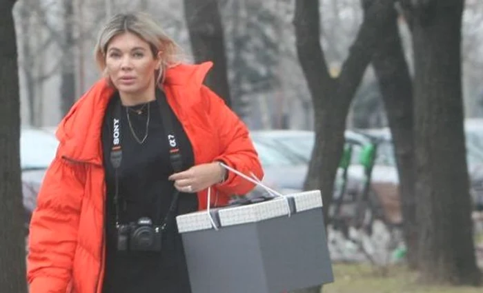 Vedeta a luat la pas aleile şi şi-a probat noul aparat fotoFoto: Mihai Ionescu