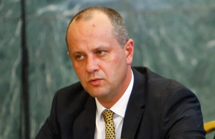 
    Valentin Dorobanțu, directorul CFR Călători, promite rezolvarea lipsei de vagoaneFoto: Inquam  