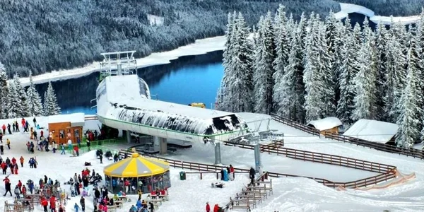 Raiul alb de lângă Lacul Vidra - Domeniul schiabil Transalpina - Vâlcea Foto Domeniul schiabil Transalpina 1