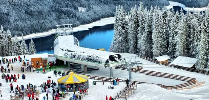 Raiul alb de lângă Lacul Vidra - Domeniul schiabil Transalpina - Vâlcea; Foto Domeniul schiabil Transalpina