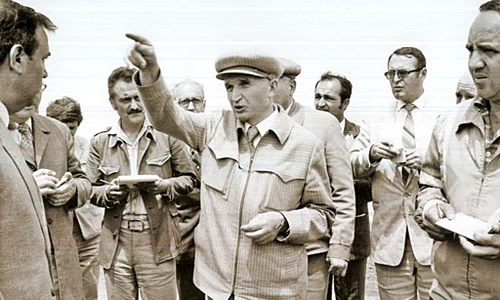 8 1 nicolae ceausescu 4col jpeg