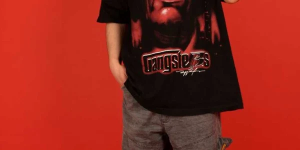 Tânărul este reprezentantul Federaţiei de şah şi hip-hop în lume