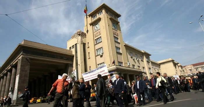 Federaţiile
 din domeniul transporturilor pe căile ferate vor organiza joi o adunare
 publică în zona Parcul Gării de Nord     FOTO Adevărul