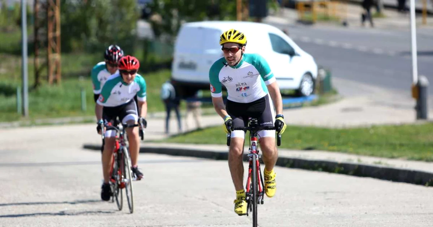 Principele Nicolae va pedala alături de campionul naţional la ciclism Alex Ciocan    FOTO: Florin Ghioca