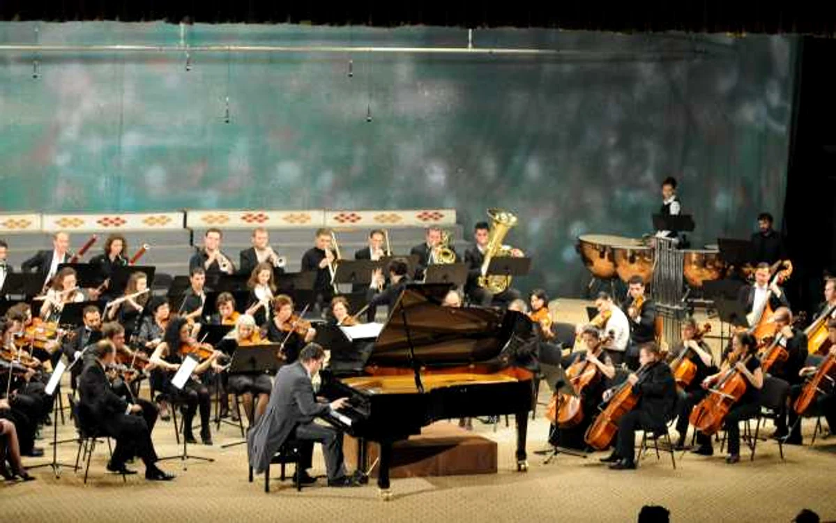 Pianistul şi compozitorul André Parfenov
