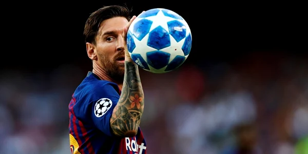 Lionel Messi de la Barcelona reacţionează în partida dintre FC Barcelona şi PSV Eindhoven pe stadionul Camp Nou în Barcelona Spania FOTO EPA-EFE / Alejandro Garcia
