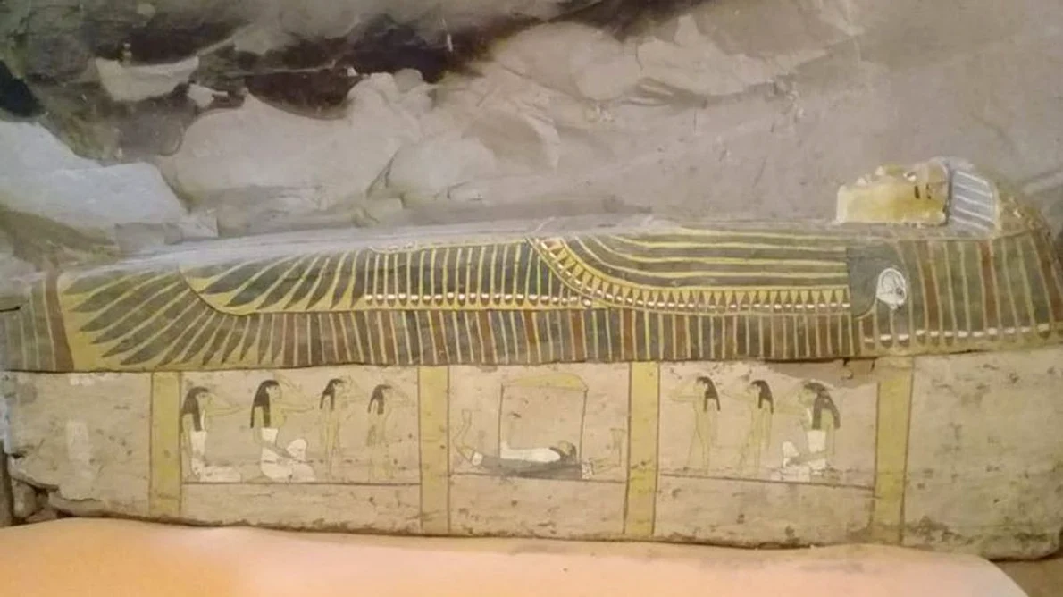 Trei sarcofage cu o vechime de 3 500 de ani, descoperite în Luxor / FOTO jpeg