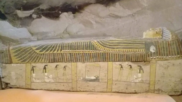 Trei sarcofage cu o vechime de 3 500 de ani, descoperite în Luxor / FOTO jpeg