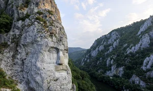 statuia lui decebal jpg