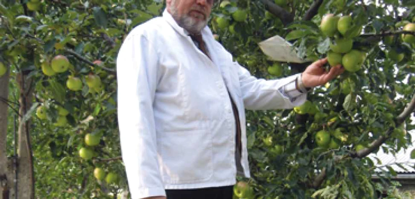 Neamţ: PORTRET: Ioan Ghiuţă Ţarălungă: Doctorul plantelor din grădini şi livezi