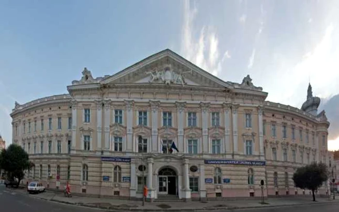 Sediul principal al  Univeristăţii „Aurel Vlaicu”