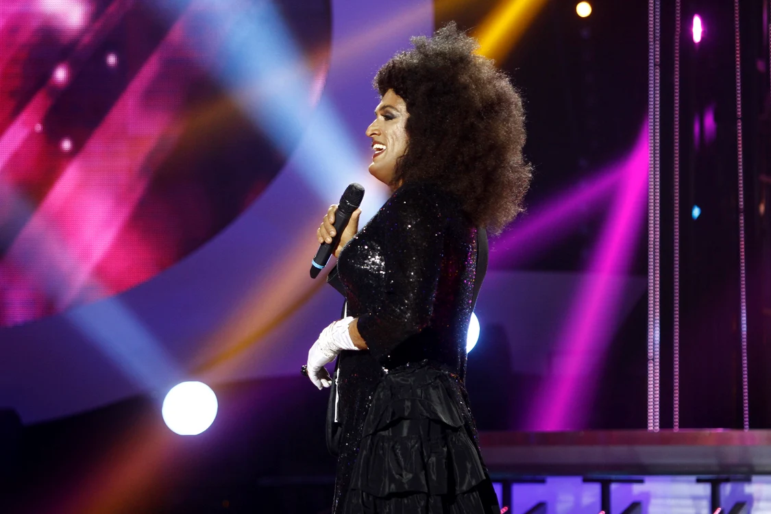 Cezar Ouatu va "deveni" simultan Diana Ross și Lionel Richie