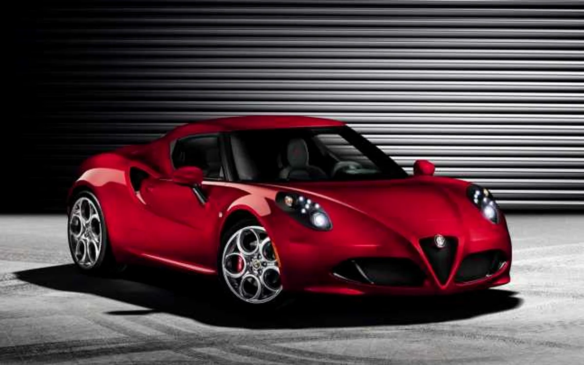 4C marchează revenirea Alfa Romeo pe piaţa auto din Statele Unite ale Americii
