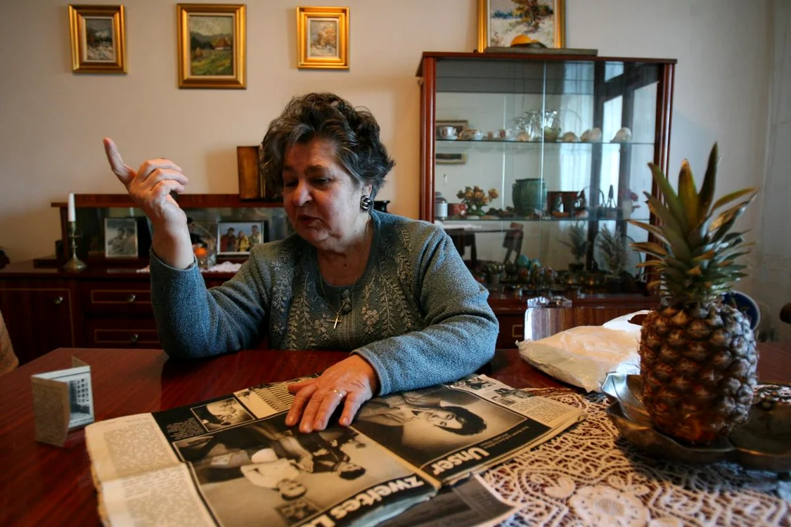Aurelia Hristea  cutremur 77 bloc 6 ziduri mosi LM  7593 JPG jpeg