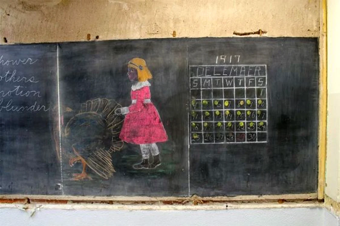 
    Scrierile descpoerite la liceul Emerson datează din 1917foto: OKH PUBLIC SCHOOLS/ABC NEWS  