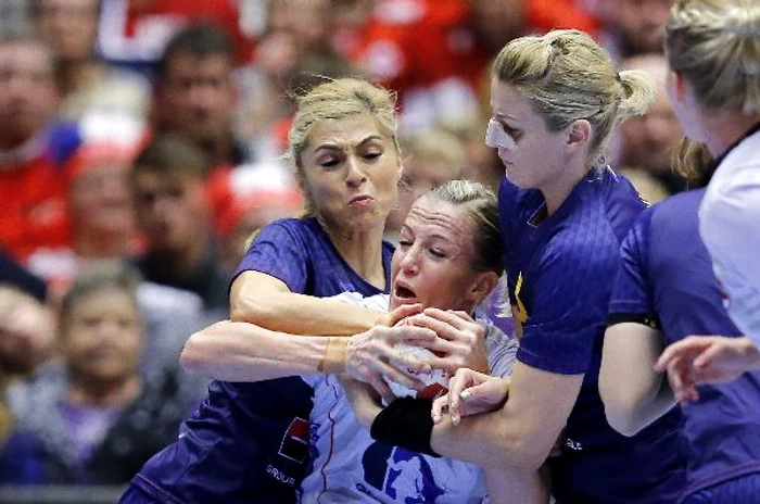 
    Ada Nechita si Gabriela Szucs s-au batut pana la final cu norvegienceleFOTO: AP  