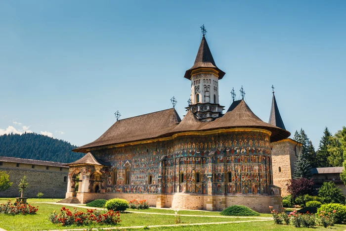 Mănăstire FOTO Shutterstock