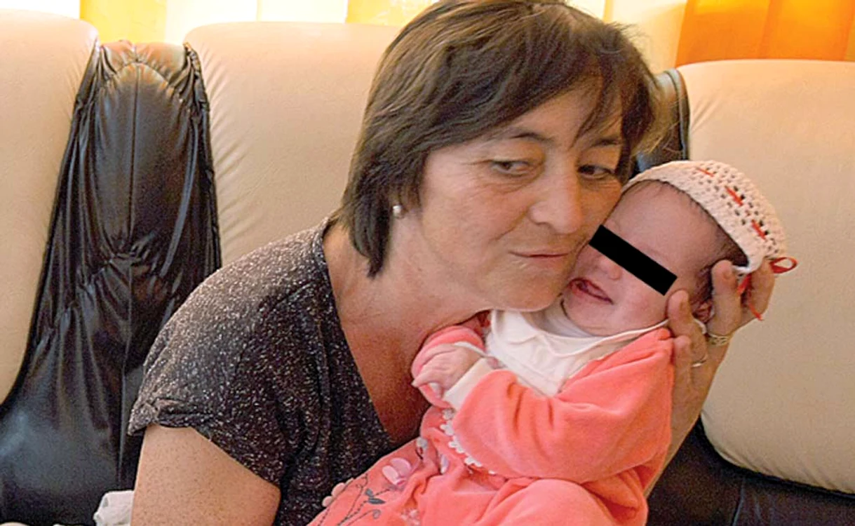 Iunie 2016: Cristiana o avea în grijă pe Antonia, fetița aruncată la gunoi