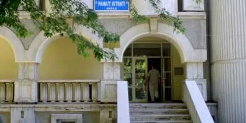 Expoziția este găzduită de Biblioteca Panait Istrati 